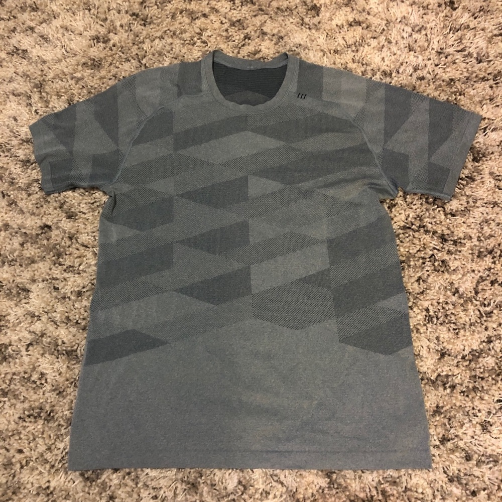 Lululemon Metal Vent Tech Short Sleeve - Size Lg